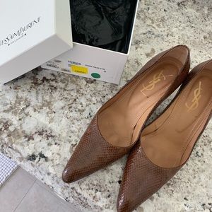 Yves Saint Laurent skin pumps